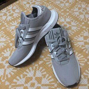 Adidas Men's Gray and White Sneakers